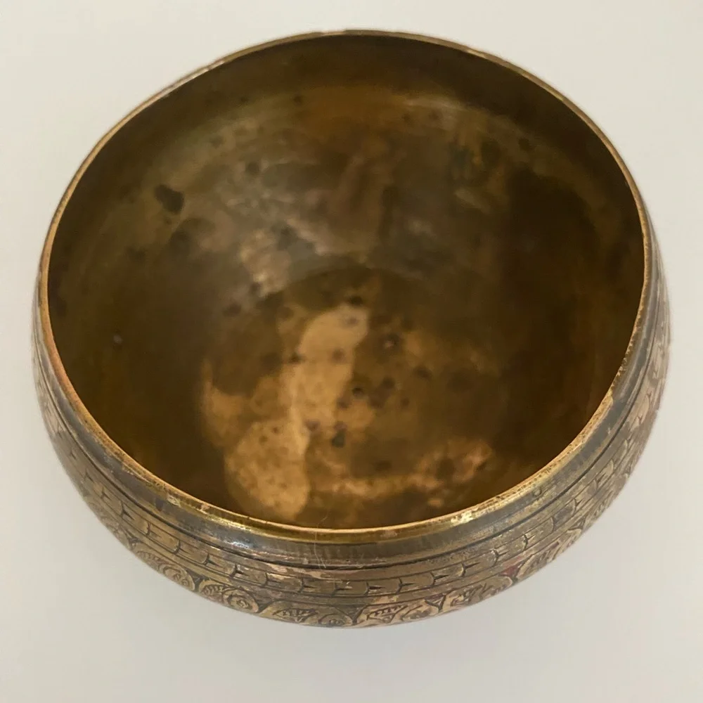 SOLD Vintage Elephant Claw Temple Bell & Stand Brass Floral Shamrock Boho Spirit - Picture 7 of 11